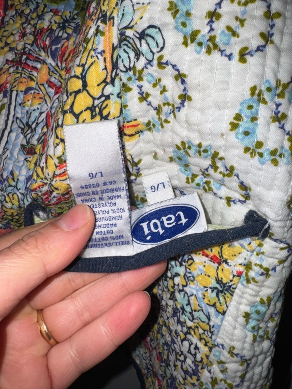 Vintage tabi reversible Quilted Floral Patchwork Vest with Navy Trim - Picture 4 of 4
